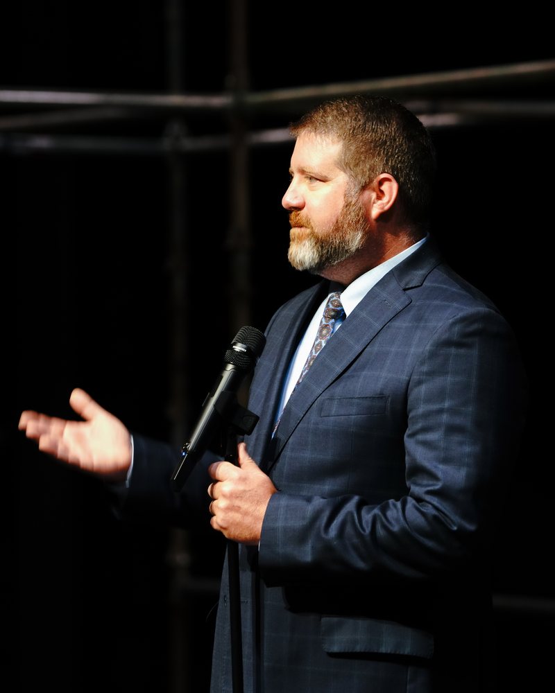 Dr. Lane Freeman speaking to an audience